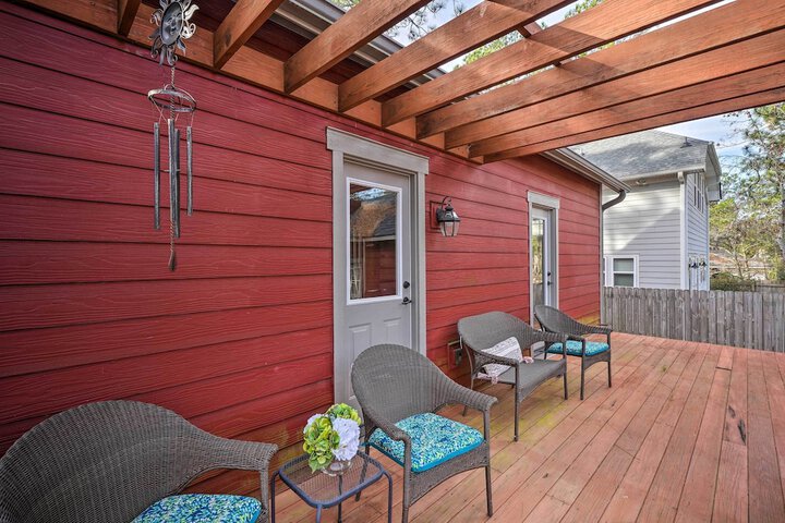 Cozy Southern Pines Retreat 1 Mi to Downtown!