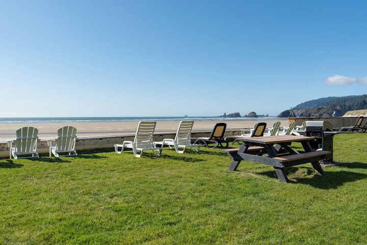 Schooners Cove Inn