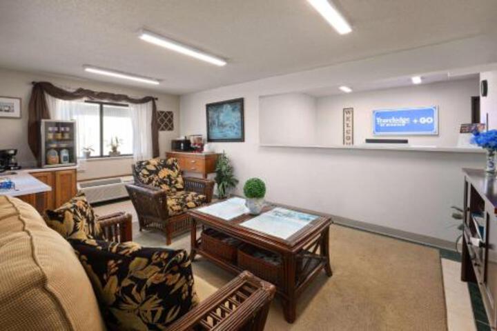 Smart Choice Inn and Suites