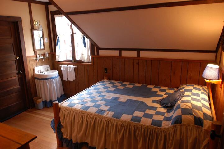 Room 16 of 40