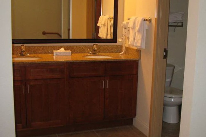 Room 10 of 34