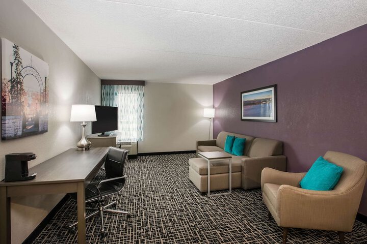 Room 25 of 34