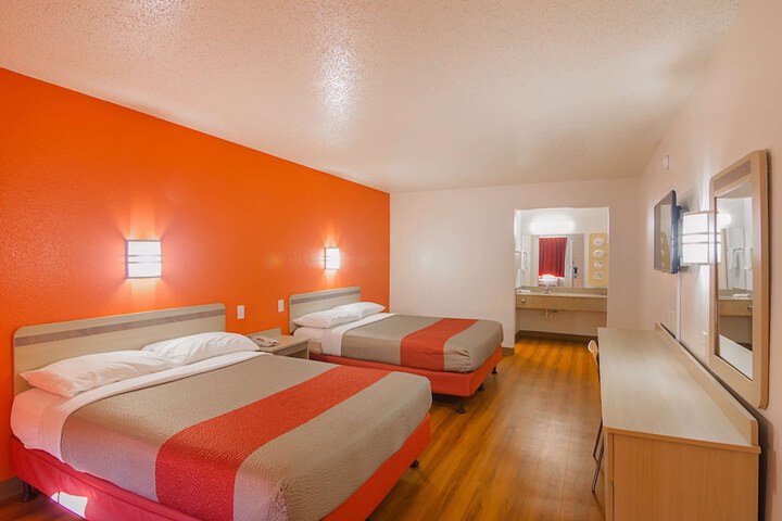 Room 28 of 31
