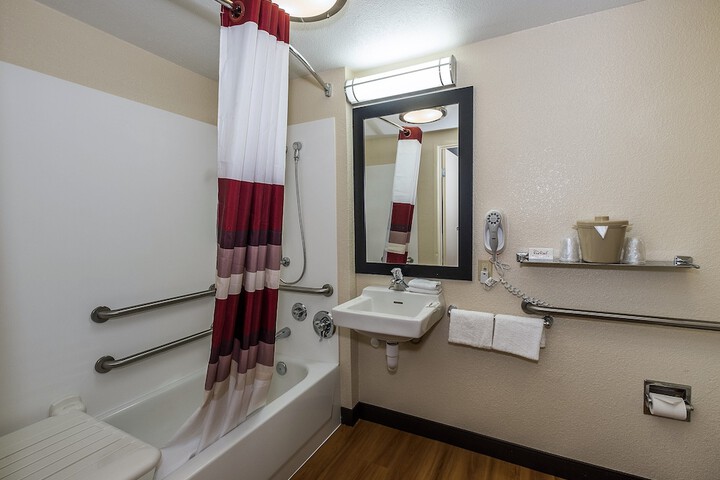 Red Roof Inn PLUS+ Boston - Framingham