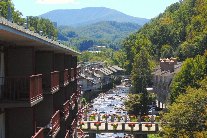 Baymont by Wyndham Gatlinburg on the River