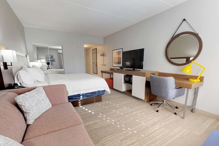 Room 17 of 30