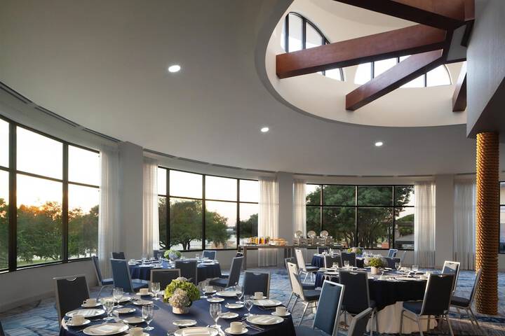 Hilton Dallas / Rockwall Lakefront