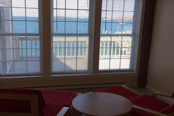 Room 21 of 37