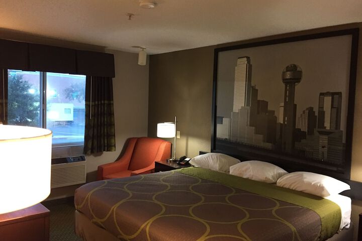Super 8 by Wyndham Bedford DFW Airport West