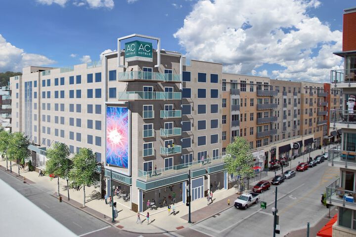 AC Hotel by Marriott Cincinnati at the Banks