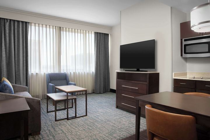 Room 28 of 48