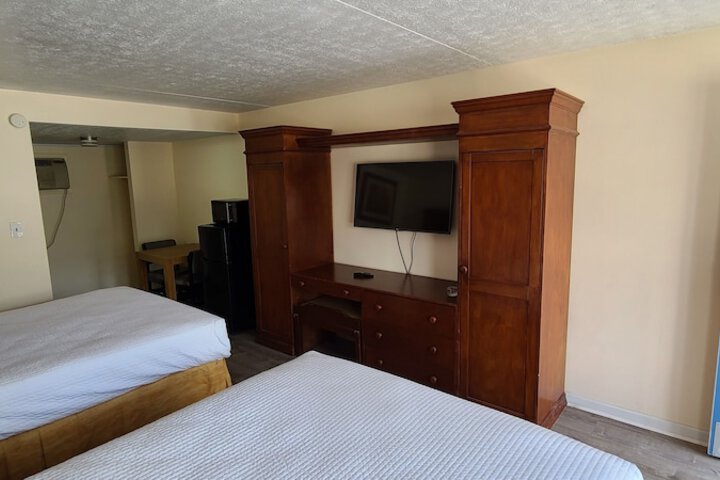 Room 15 of 34