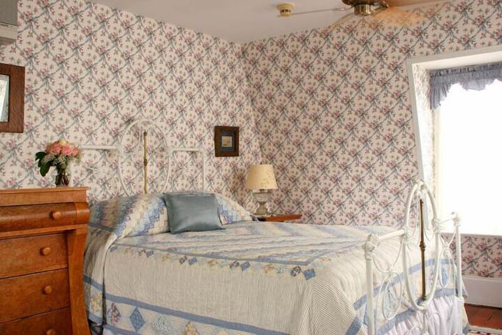 Room 15 of 128