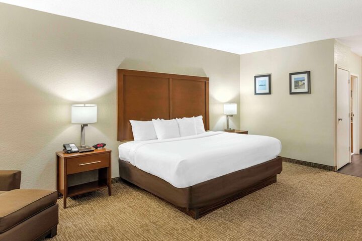 Comfort Inn Meridian - Bonita Lakes