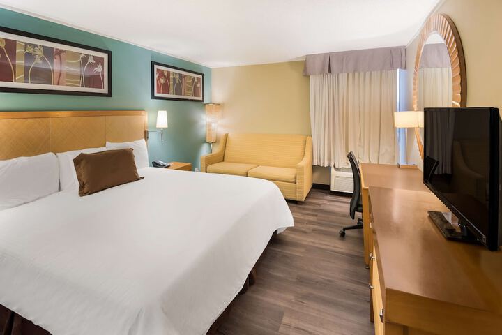 Room 30 of 42