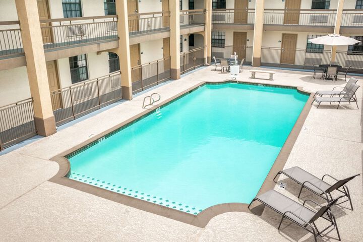 Hotel 2 of 25