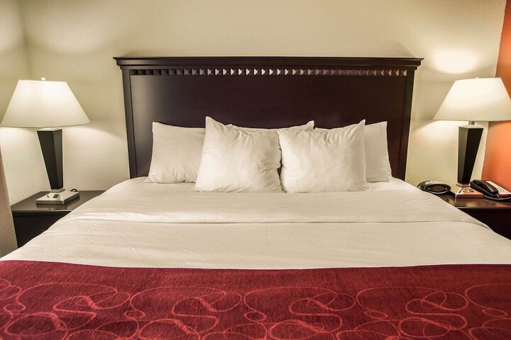 Comfort Suites Bloomington I-55 and I-74
