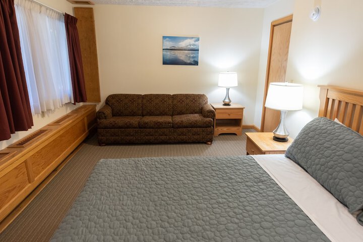 Room 100 of 142