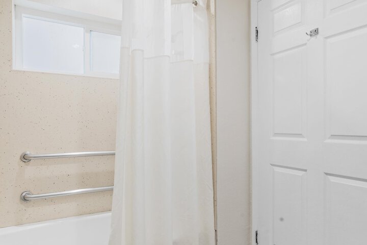 Room 42 of 64