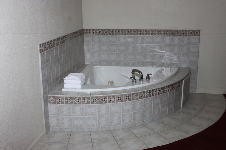 Hot Tub 38 of 38