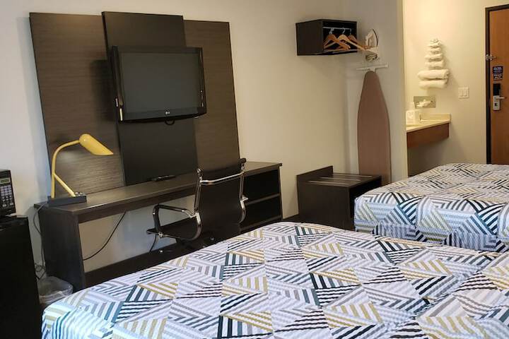 Motel 6 Kewanee IL
