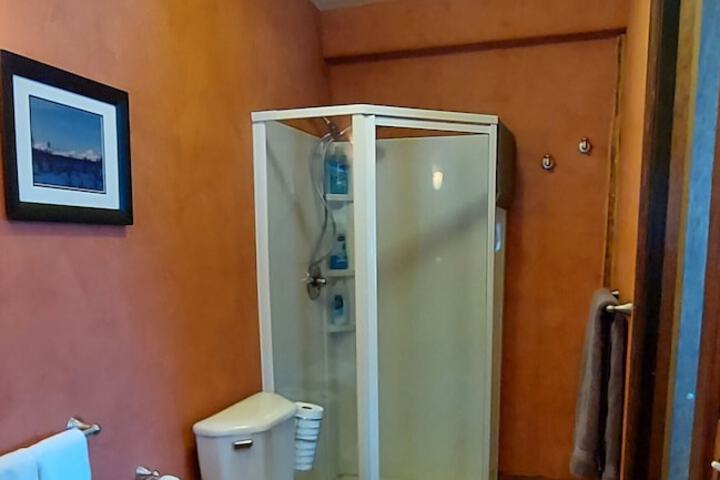 Room 33 of 52