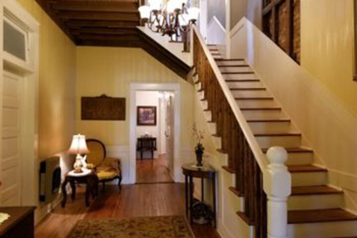 Pecan Terrace Inn