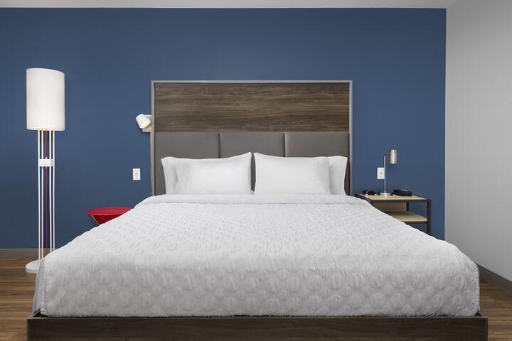 Room 10 of 38