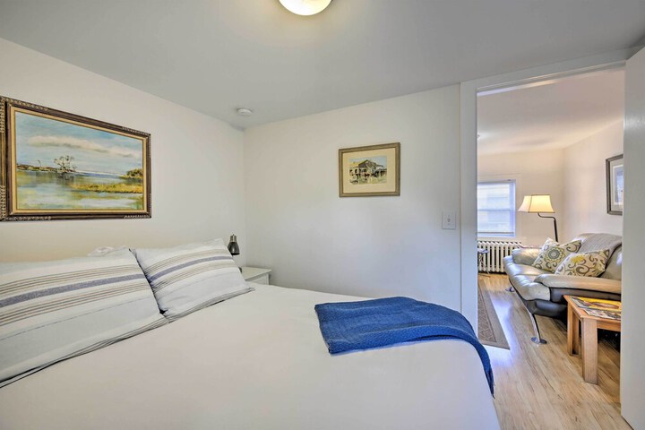 Quaint DT Greenport Apt - 2 Mi to Shelter Island!
