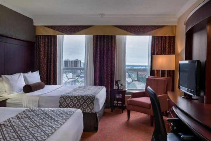 Room 18 of 25