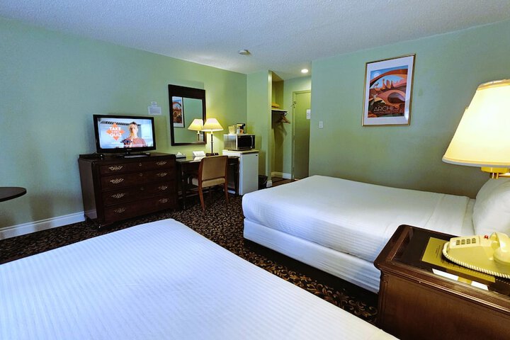 Cloud 9 Inn