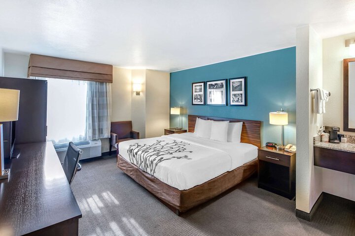 Room 10 of 29