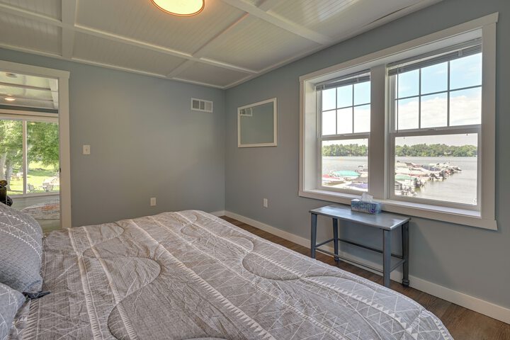 Chippewa Falls Getaway w / Community Lake Access!