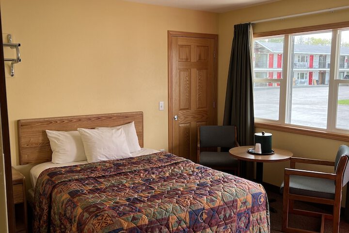 Room 330 of 443