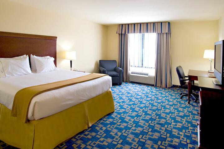 Room 14 of 28