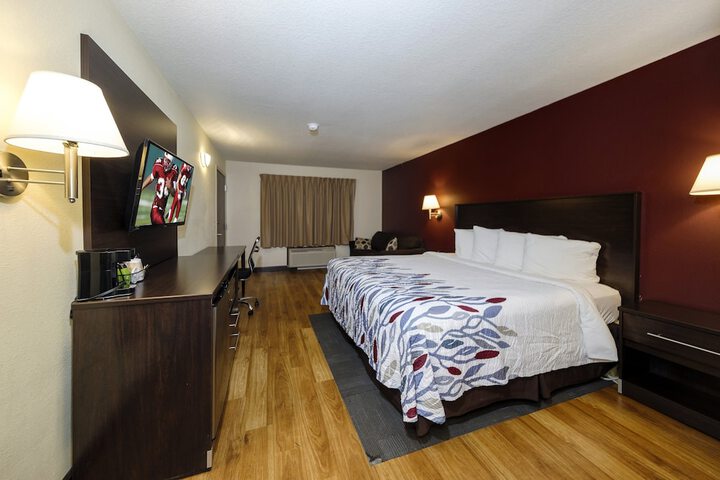 Room 12 of 33