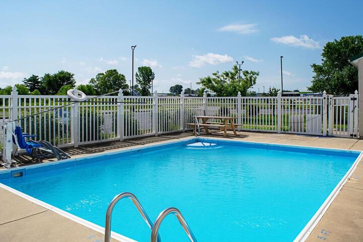 Motel 6 Seymour IN - North
