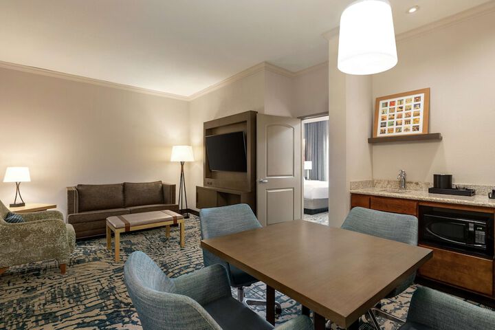 Room 80 of 108
