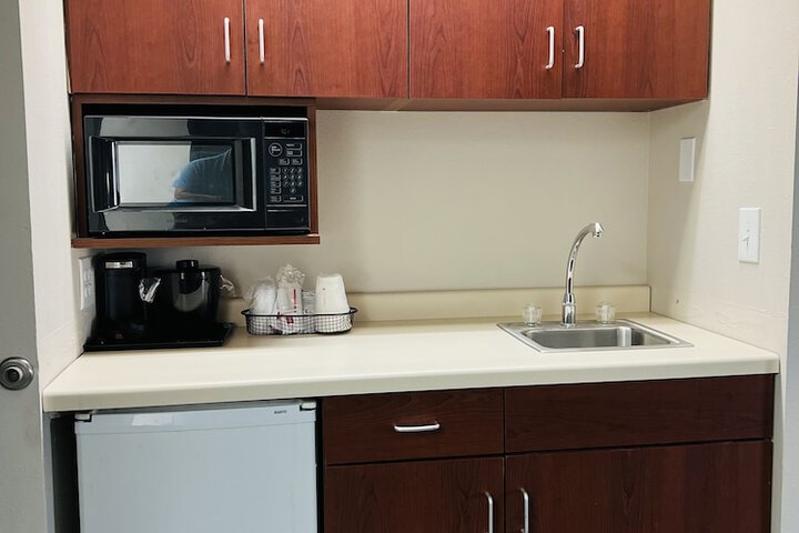 Room 9 of 38