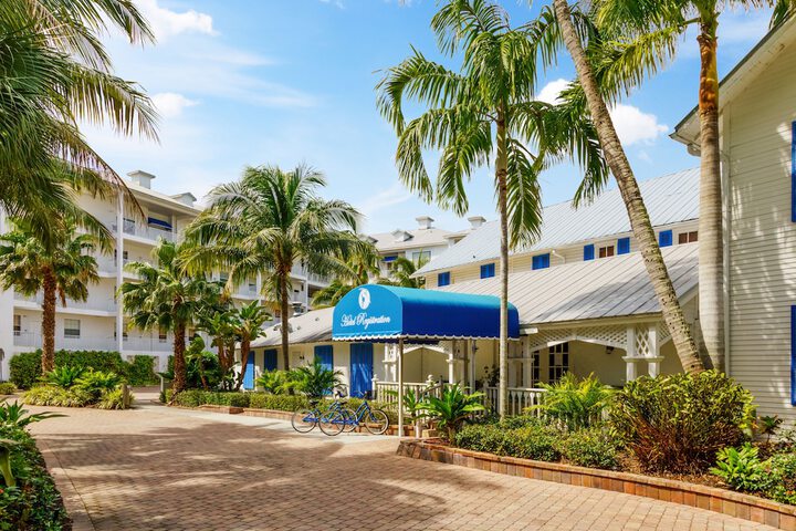 Olde Marco Island Inn and Suites