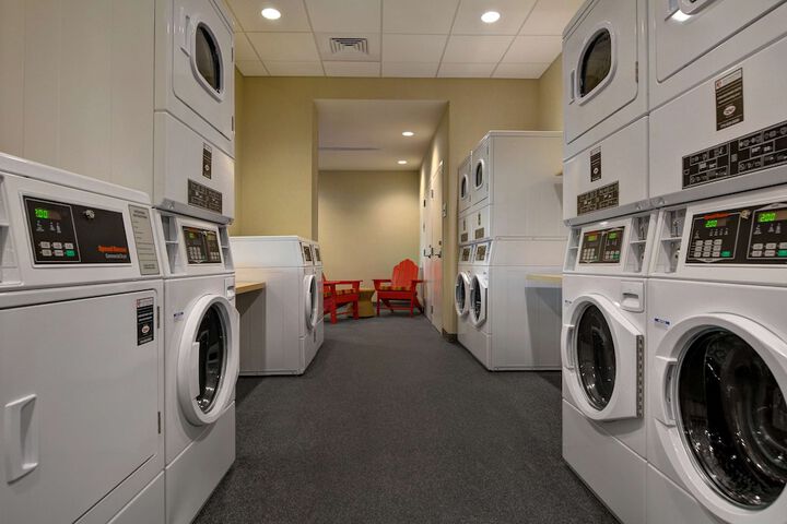 Home2 Suites by Hilton Orlando at Flamingo Crossings