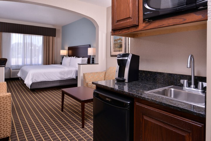Holiday Inn Express Hotel & Suites Pittsburg by IHG