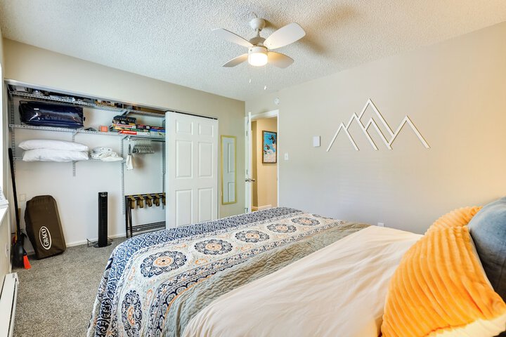 Ski Getaway! Mtn-view Condo Near Keystone Resort