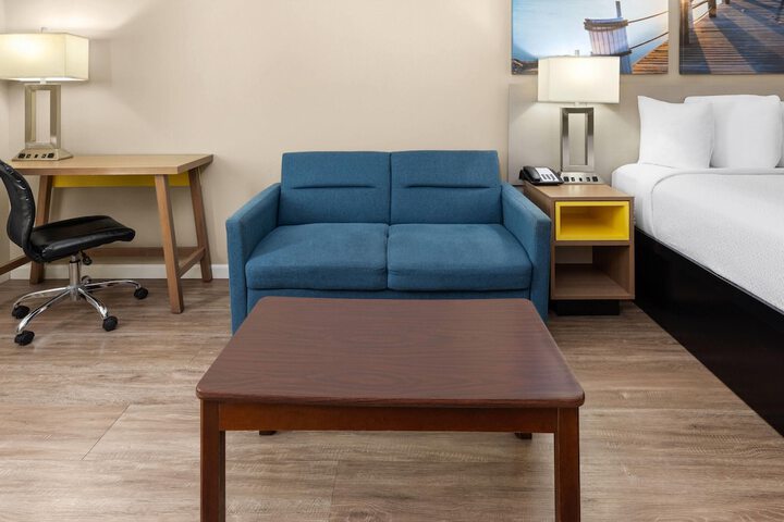 Days Inn by Wyndham Mountain Home
