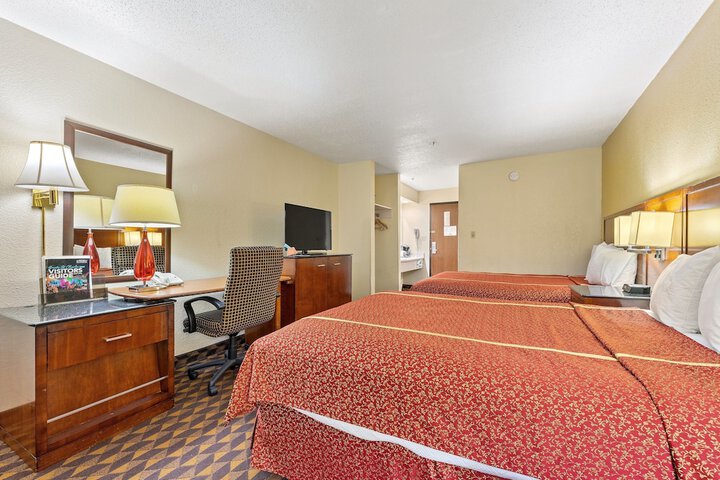 Room 27 of 40