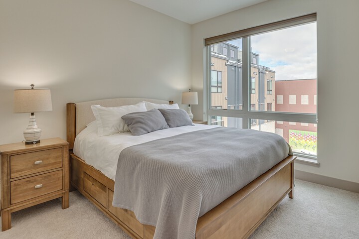 Silverthorne Townhome w / Hot Tub: Walk to Town!