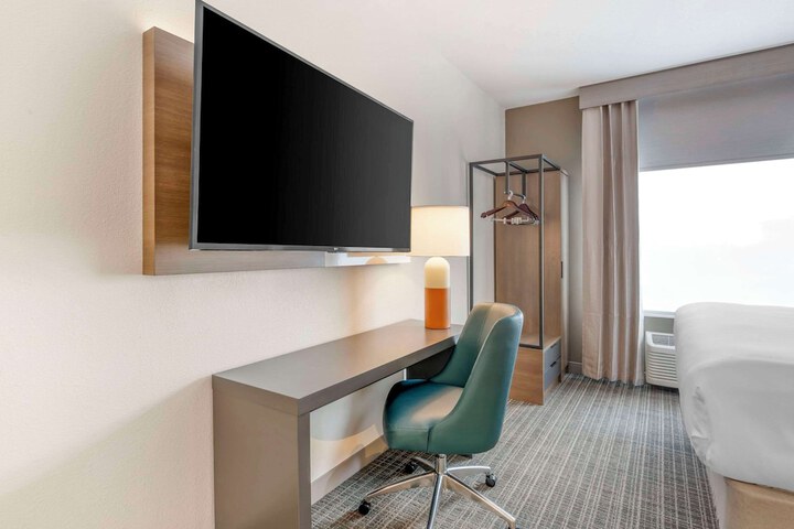 Room 15 of 21