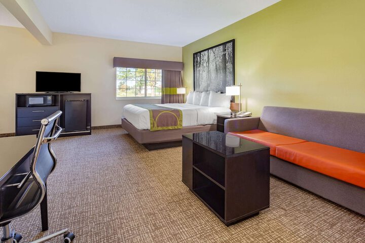 Room 8 of 26