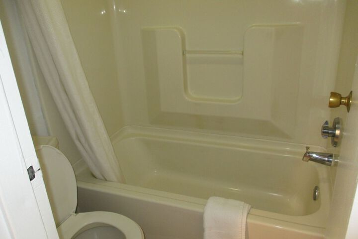 Room 5 of 15