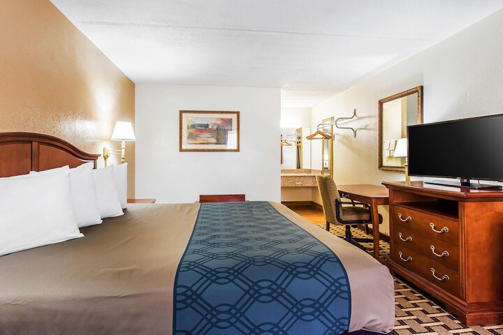 Room 15 of 24